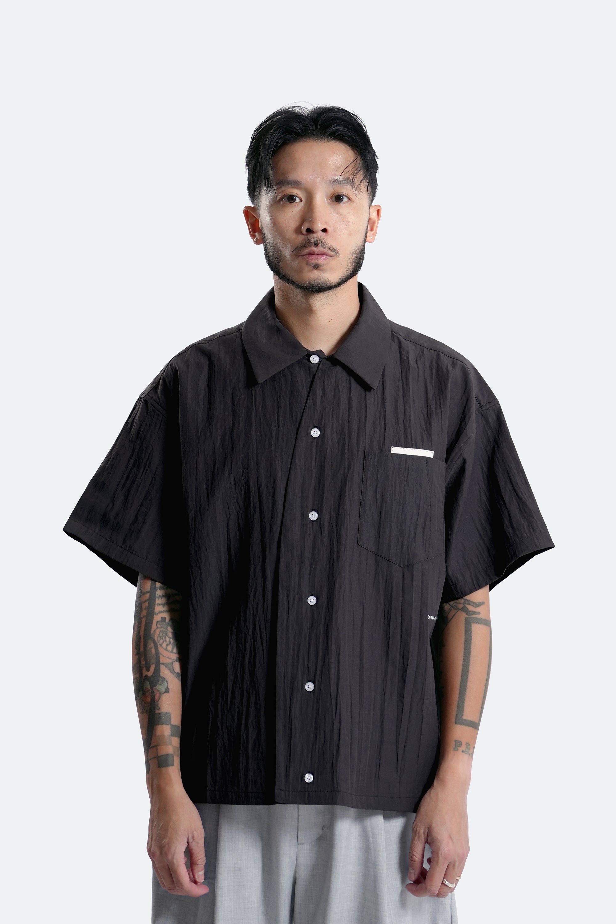 curved placket short sleeve shirt - charcoal grey