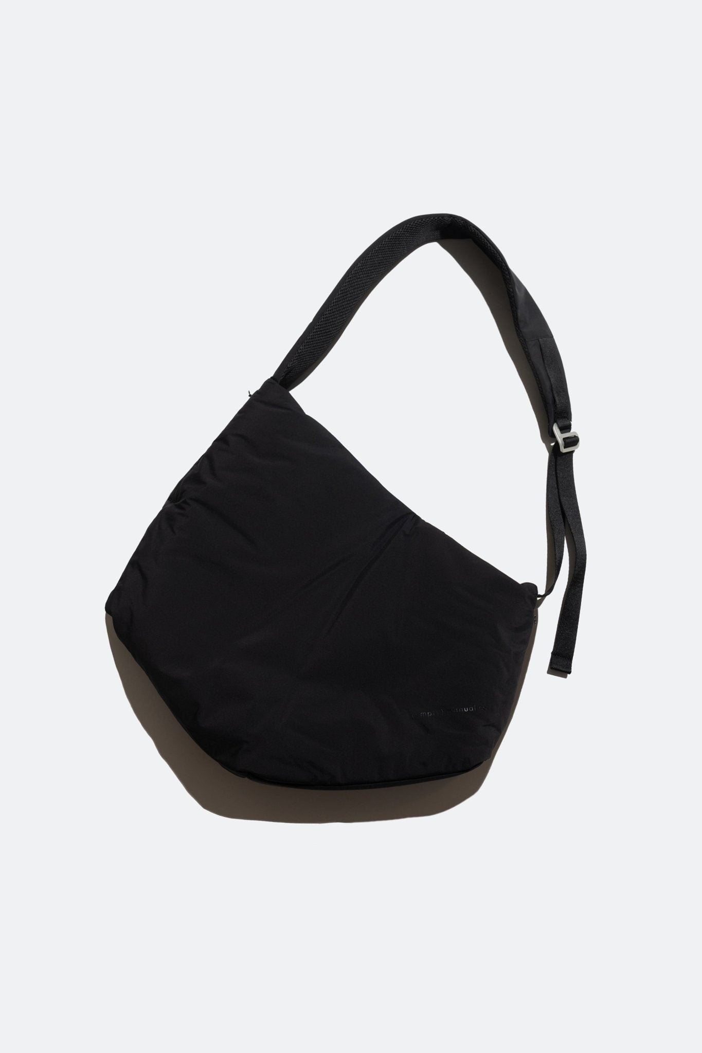 (empty) manual co. asymmetric padded bag/ matte black - GROGROCERY