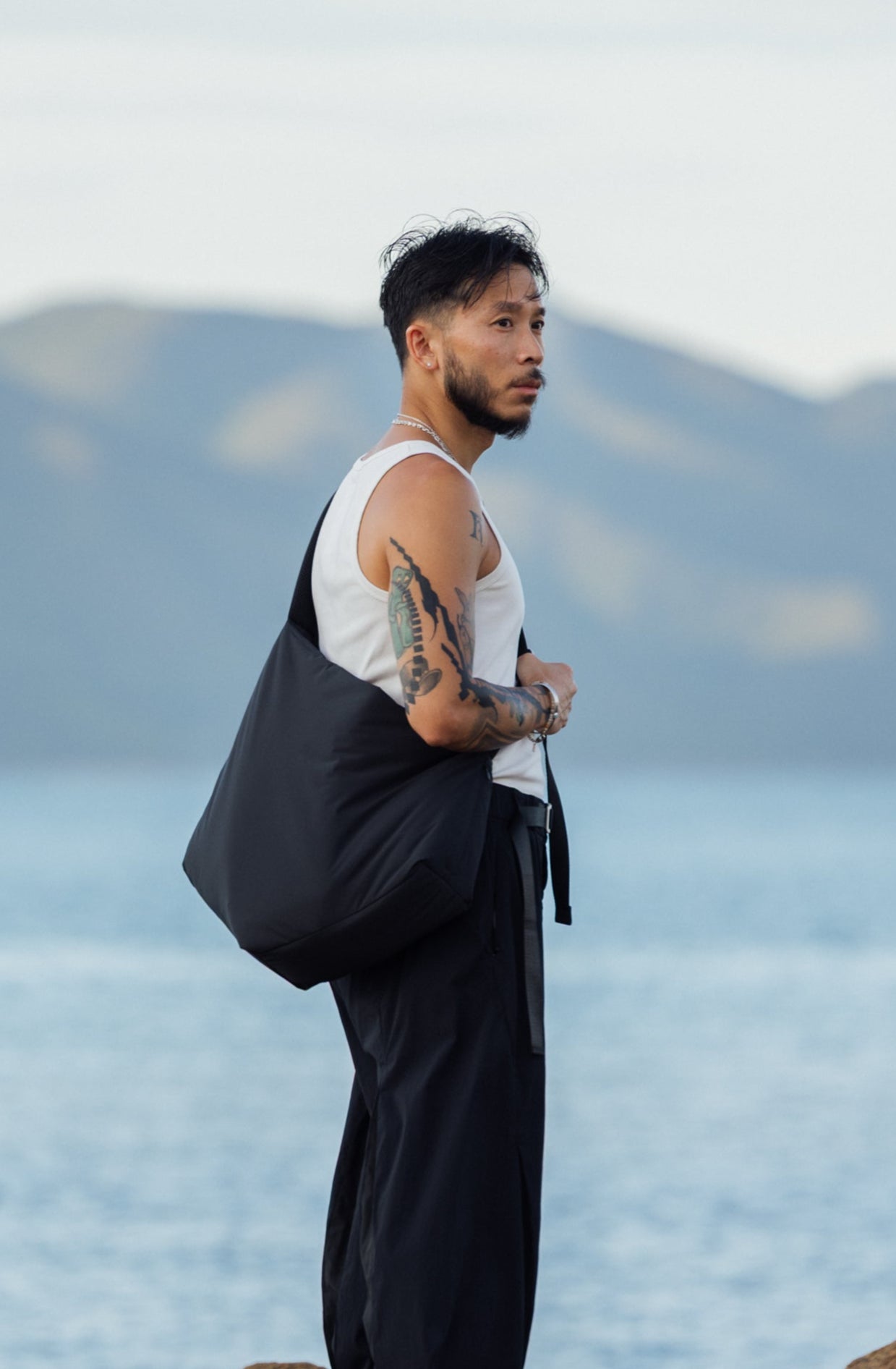 (empty) manual co. asymmetric padded bag/ matte black - GROGROCERY