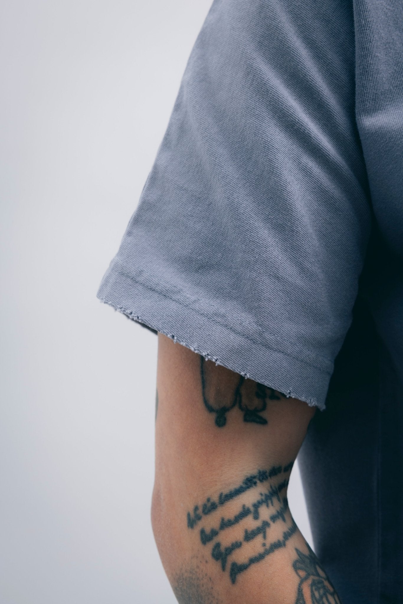 (empty) manual co. jinbei tee/ misty blue - GROGROCERY