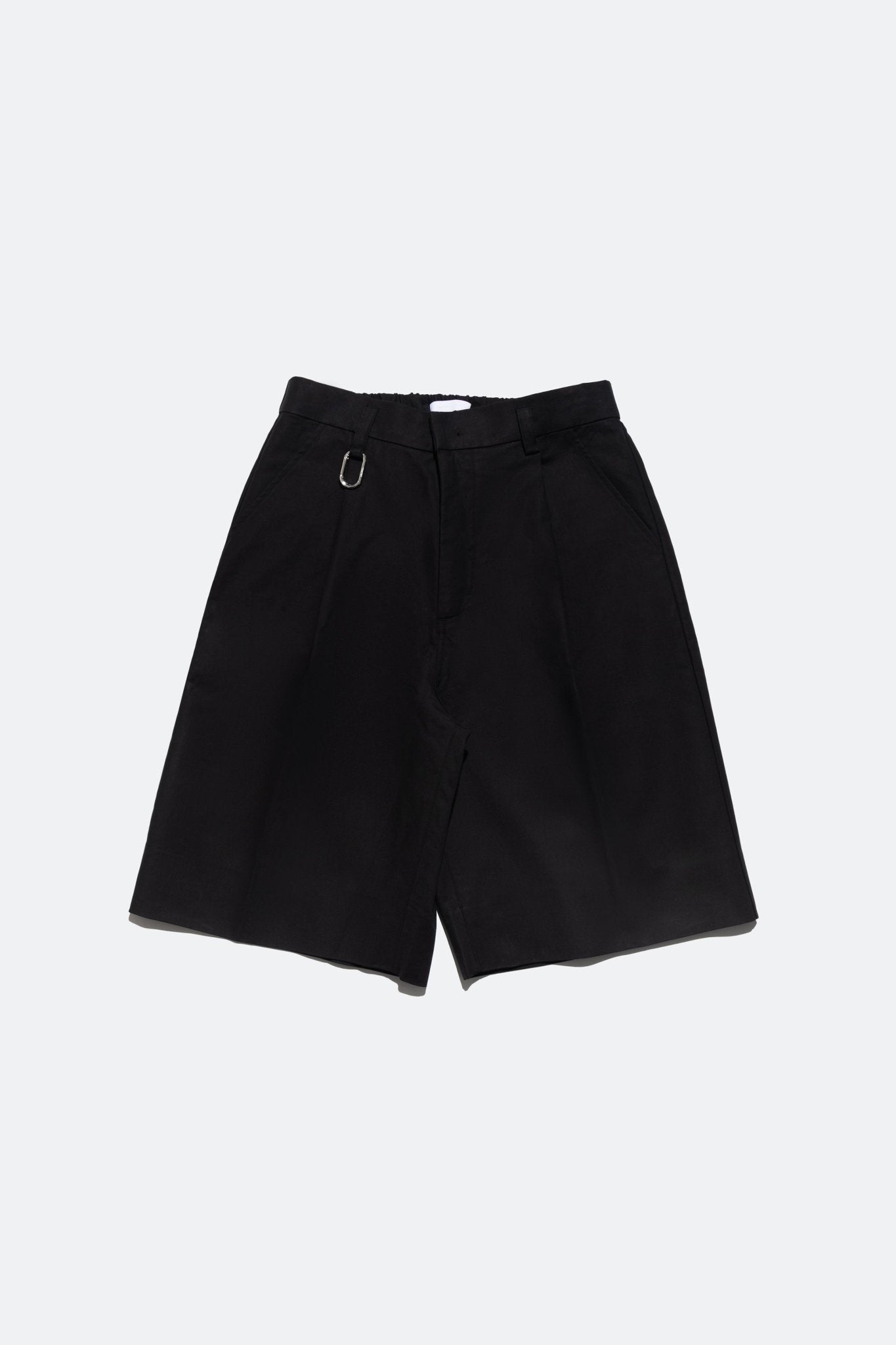 (empty) manual co. pleated bermuda shorts/ black - GROGROCERY