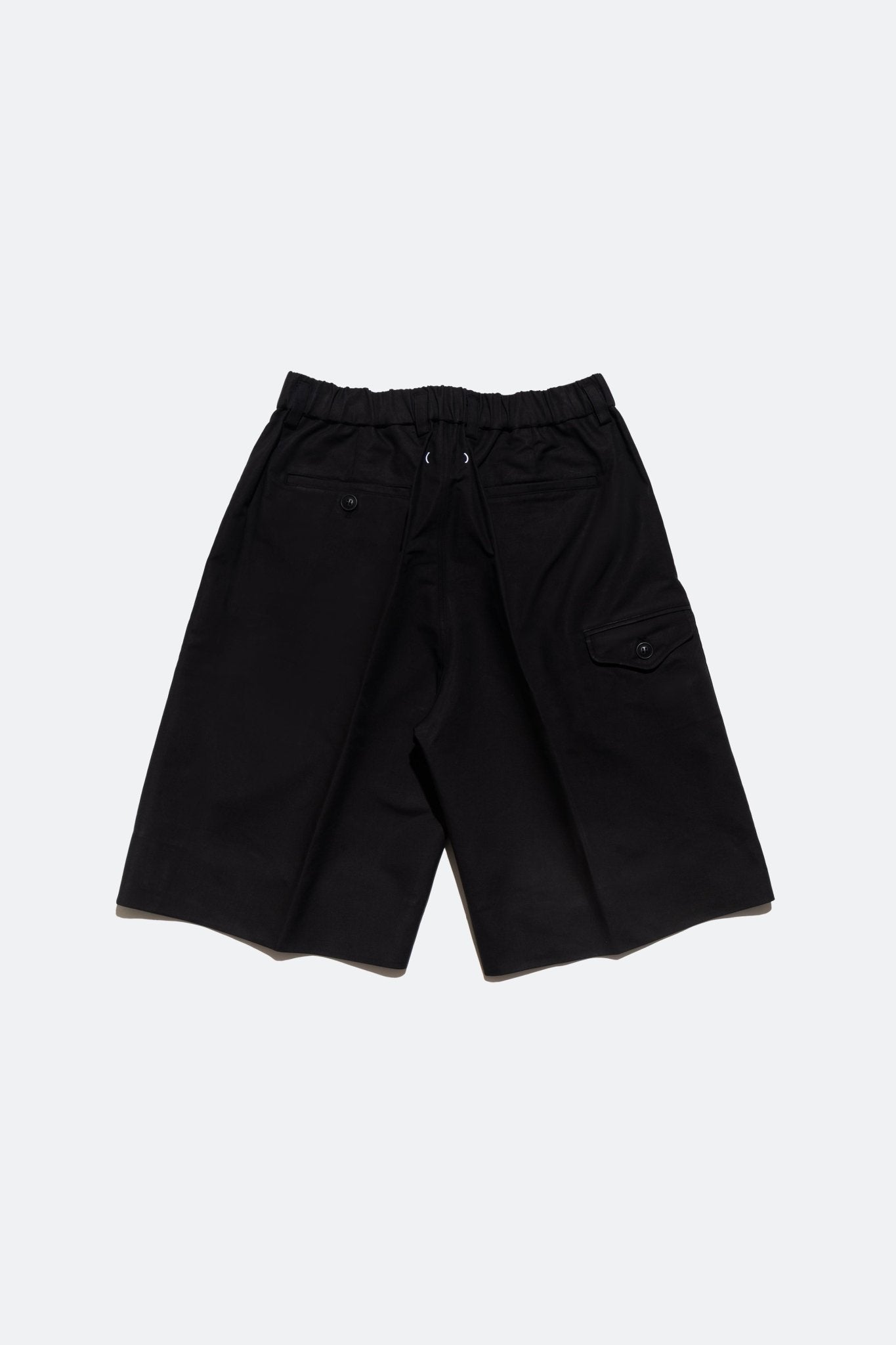 (empty) manual co. pleated bermuda shorts/ black - GROGROCERY